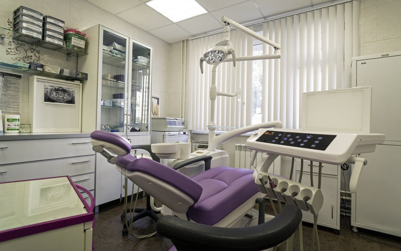 Центр ортодонтии и имплантологии АмирДент на метро Селигерская